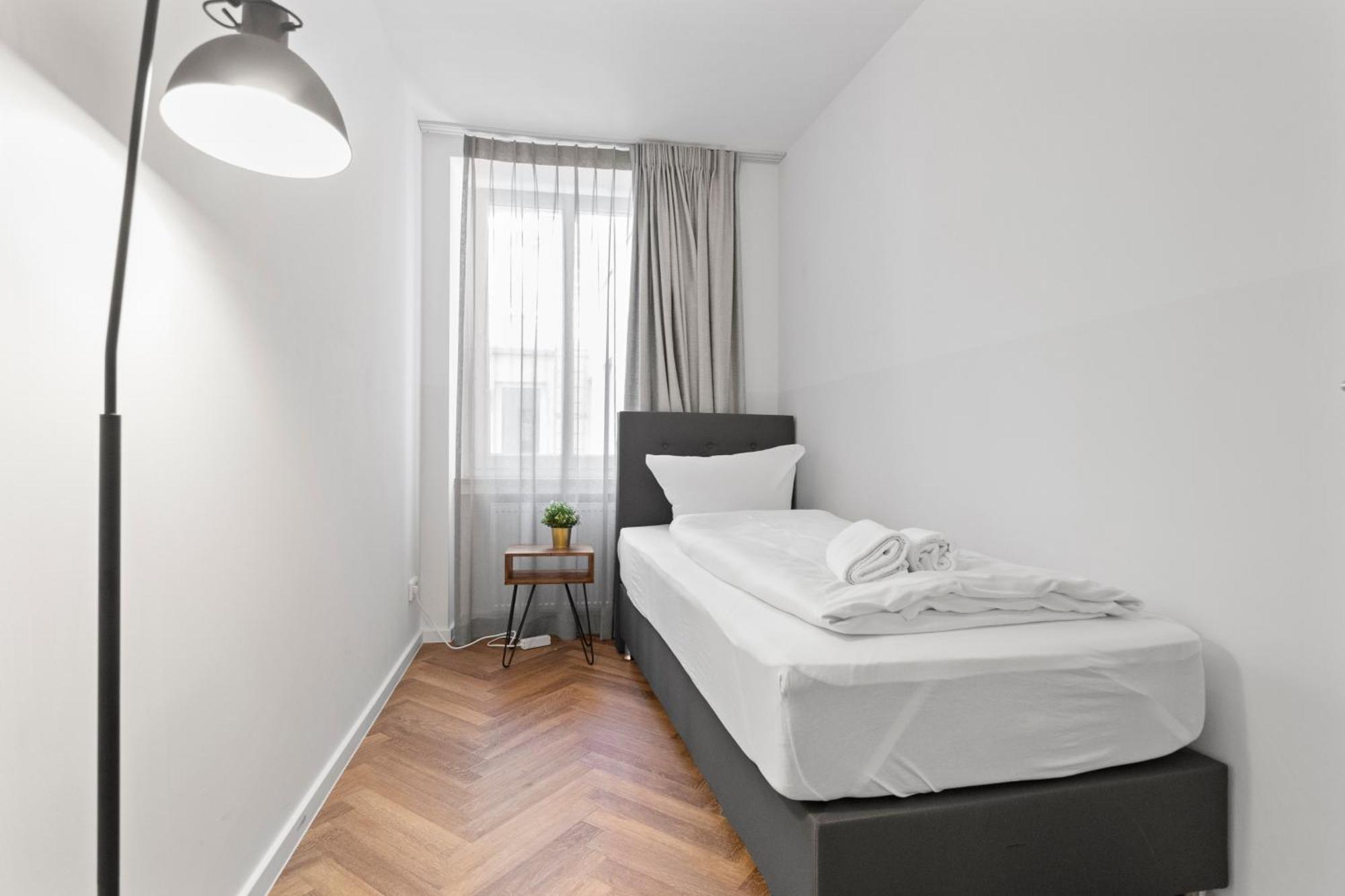 Flatista Homes - Station - 4 Br *